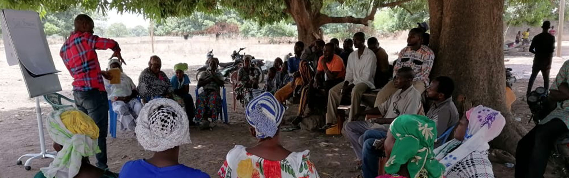 Smallholder farmers recieve training on conservation agriculture practices.the training centered on improving soil infertility and soil erosion prevention.